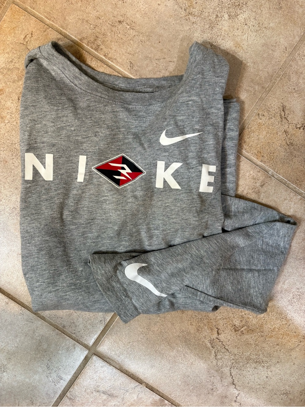 ✔️NIKE Long-Sleeve Logo Tee